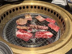 -山川小町·极番烧肉(新地假日广场店)