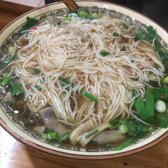 西昌特色牛羊杂米粉-"这家米线确实好吃,经常来这里感受西昌风味..."-