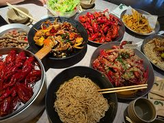 -巴厘龙虾·榜首油焖大虾(音乐学院·沿江酒馆店)