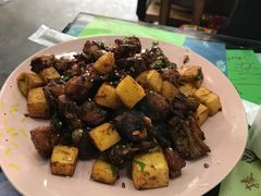 摩梭饵块鸡-泸沽肴(泸沽湖大洛水村农村信用社旁店)