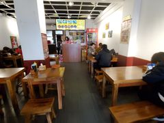 大堂-丽虹云南过桥米线(兴工街店)