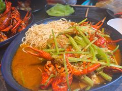 黄焖龙虾配面-红盔甲·小龙虾(七宝宝龙城店)