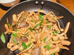 橄榄油煎三种菇-庆春朴门(前滩太古里店)
