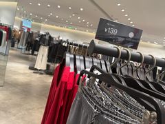 -URBAN REVIVO(上海中庚漫游城店)