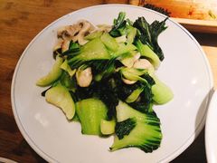 手捏菜炒蘑菇-大牌大·传统杭帮菜(湖滨店)