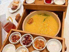 -云南荟·湖畔领宴(领事馆店)