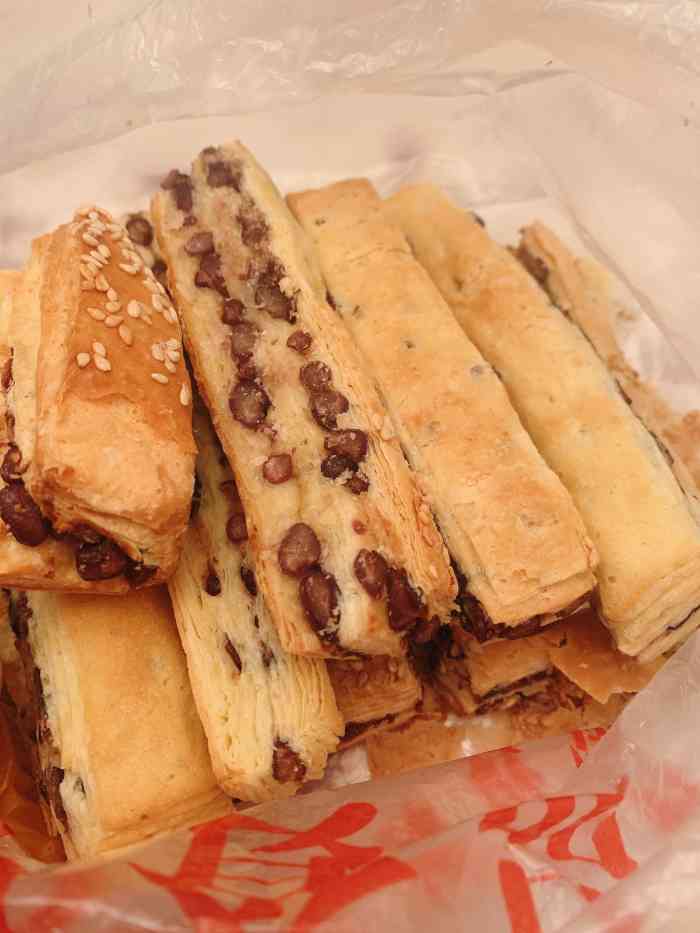 泰国红豆酥(胭脂路店)-"在路边上的店,和胖油条是斜对面的位置,旁.