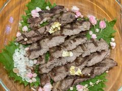 -Chom Cafe and Restaurant