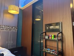 -粤塔x电竞酒店(深圳龙华大浪后浪新天地店)