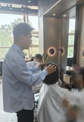 -韩国李知恩形象设计