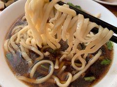 牛肉面-清真吴记门钉肉饼·喜多利
