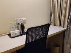 -全季酒店(重庆李子坝牛角沱地铁站店)