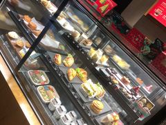 面包甜点陈列柜-星巴克(新达汇三林店)