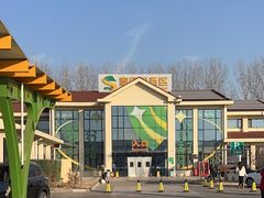 -窦店服务区-停车场