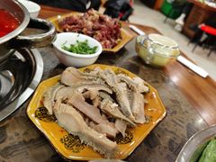 -黄利砖万峰林布依特色酸笋牛肉馆