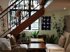 -彳亍咖啡·这里(水湾路店)