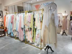 -一揽芳华汉服旗袍体验馆(拙政园店)