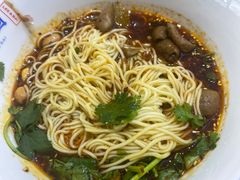 -李与白包子铺(桐梓林店)