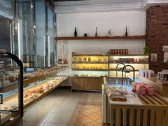 面包甜点陈列柜-顶东面包花园·生日蛋糕(太平店)