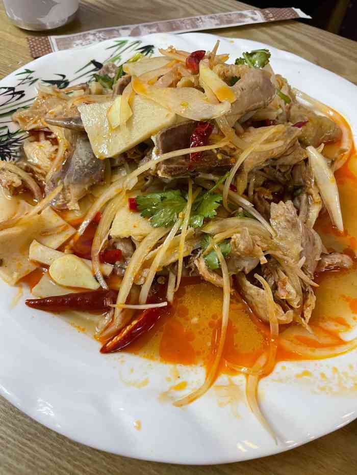 清真·阿依古丽新疆餐厅(二七万达店)-"99二七万达金街内.