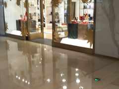 -STUART WEITZMAN(静安嘉里中心店)