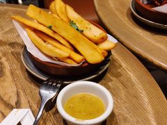 炸薯条配蜂蜜芥末酱-gaga(深圳南山益田假日广场店)