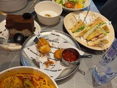 -W COLLECTIVE  DESSERT SHOP