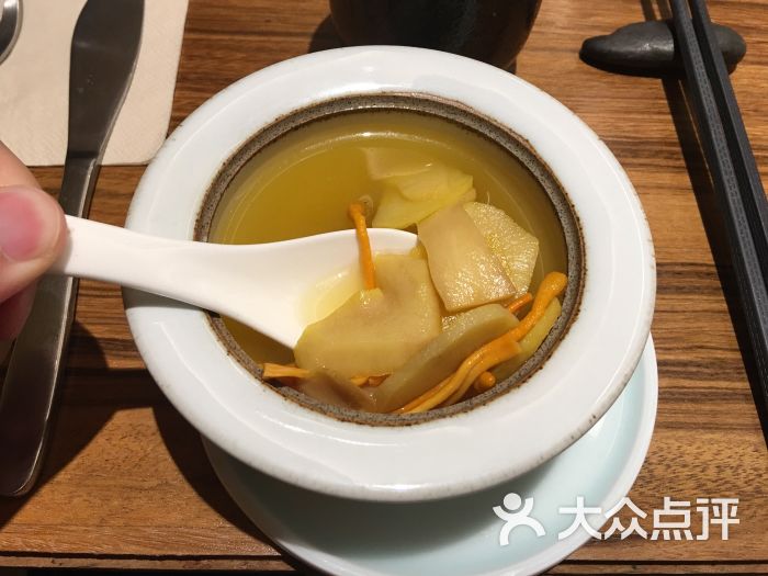 五月-罗汉参鸡腿菇汤