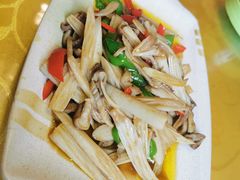 -山明水秀农庄