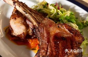 Charcoal-grilled French-style Lamb Chops with Pepper Stew