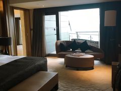 -上海滴水湖皇冠假日酒店