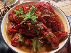 -虾弄弄海派小龙虾·牛羊蝎子火锅