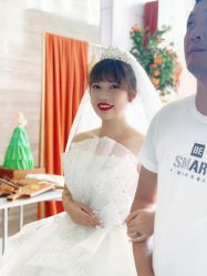 -觅白婚纱礼服馆