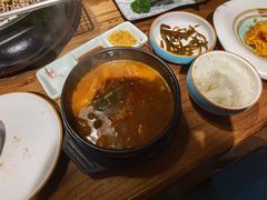 -明洞阿姨·韩式酱蟹烤肉·创意料理(三元桥店)