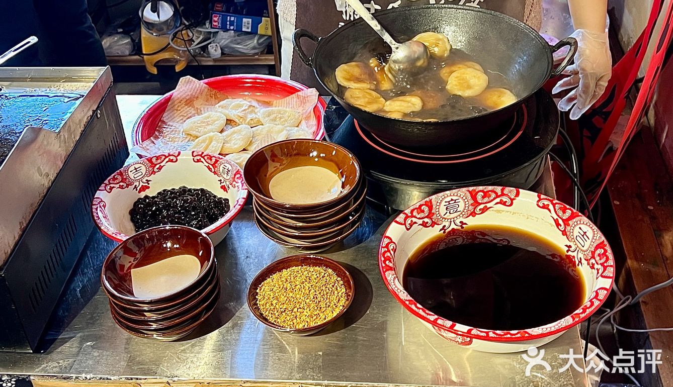 天津居民楼里的老火锅🍲手工花卷绝了❗️