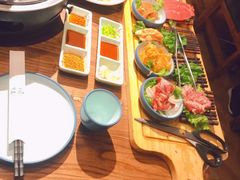 -明洞阿姨·韩式酱蟹烤肉·创意料理(三元桥店)