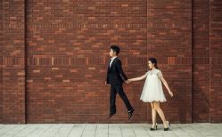 iphone_upload_pic-纯色时光婚纱艺术馆WHITE