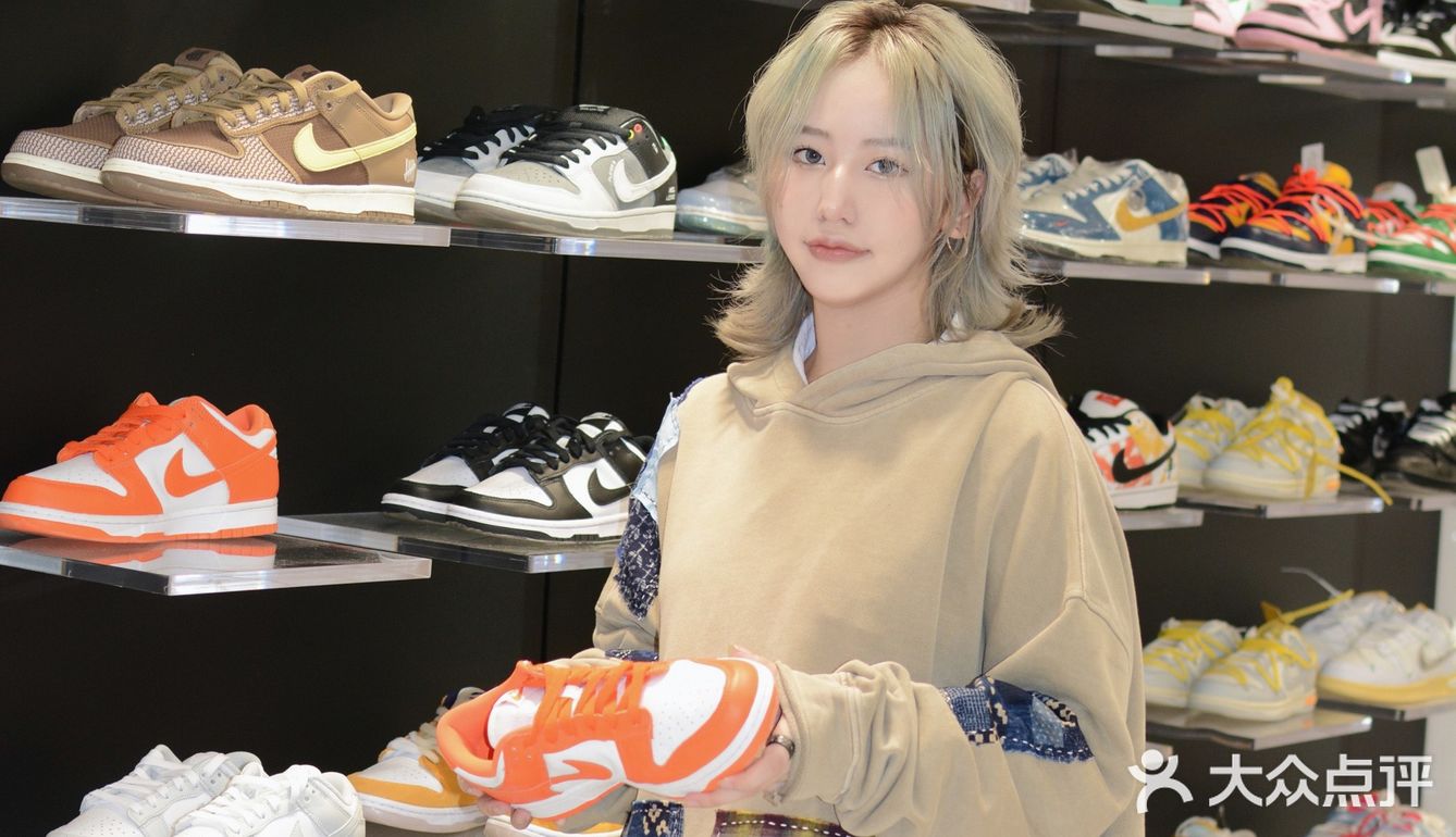 快来打卡你的秋日里第一套潮服 真的太好逛了 -