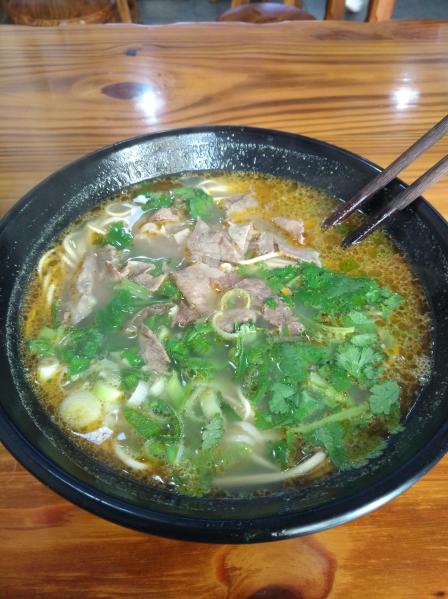 酸菜红烧牛肉面(崇福路店)-"早饭吃的晚,到饭点时间还不饿,办事就随便