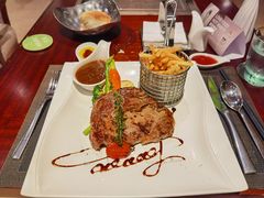 -三亚湾海居铂尔曼度假酒店