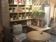 -HIGH FIVE哈福手工汉堡(桂林路店)