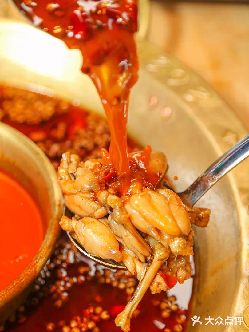 北京首店预告｜美蛙鱼头哥老官新作“小官官”凳场🔥