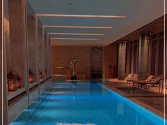 -成都华尔道夫酒店游泳池