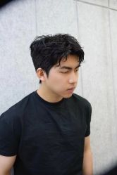 -一家只做男发烫染的店