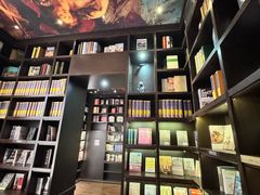 -钟书阁(松江泰晤士小镇店)