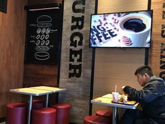 大堂-汉堡王(徐汇绿地缤纷店)