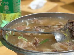 歇力茶炖猪脚-头上红煨盐鸡·非遗院子餐厅