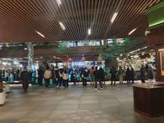 -瑞虹新天地月亮湾