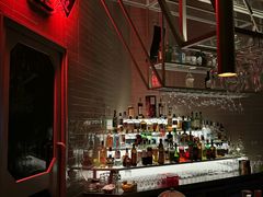 -FOUR PLAY BAR
