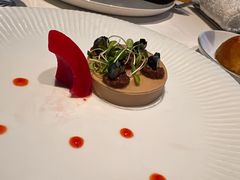 法式鸭肝酱配梅酒啫喱与桃子-渔火·特色餐厅(佘山世茂洲际酒店)